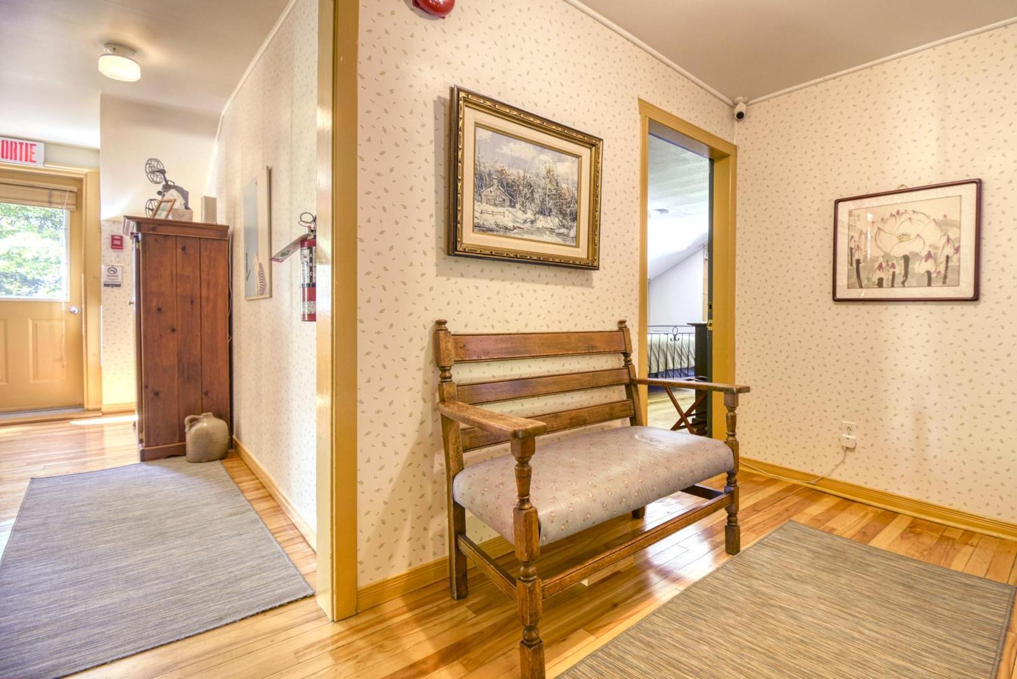 Auberge Le Lupin-Self Check-In Mont-Tremblant Exterior foto