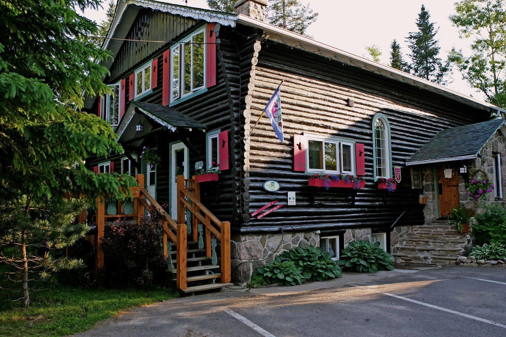 Auberge Le Lupin-Self Check-In Mont-Tremblant Exterior foto